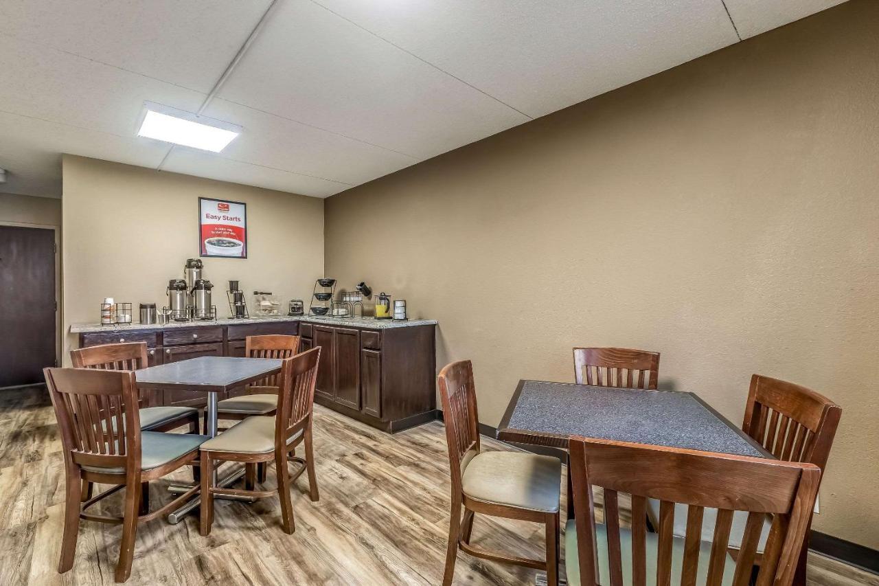 Econo Lodge Albert Lea Bagian luar foto